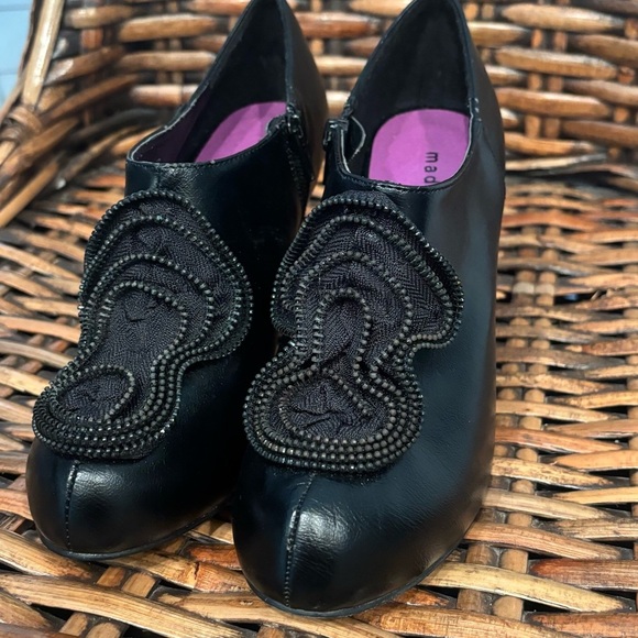 Madden Girl Shoes Women's Size
7.5  Black Rokker Zipper Flower
Pumps Booties - Picture 8 of 8